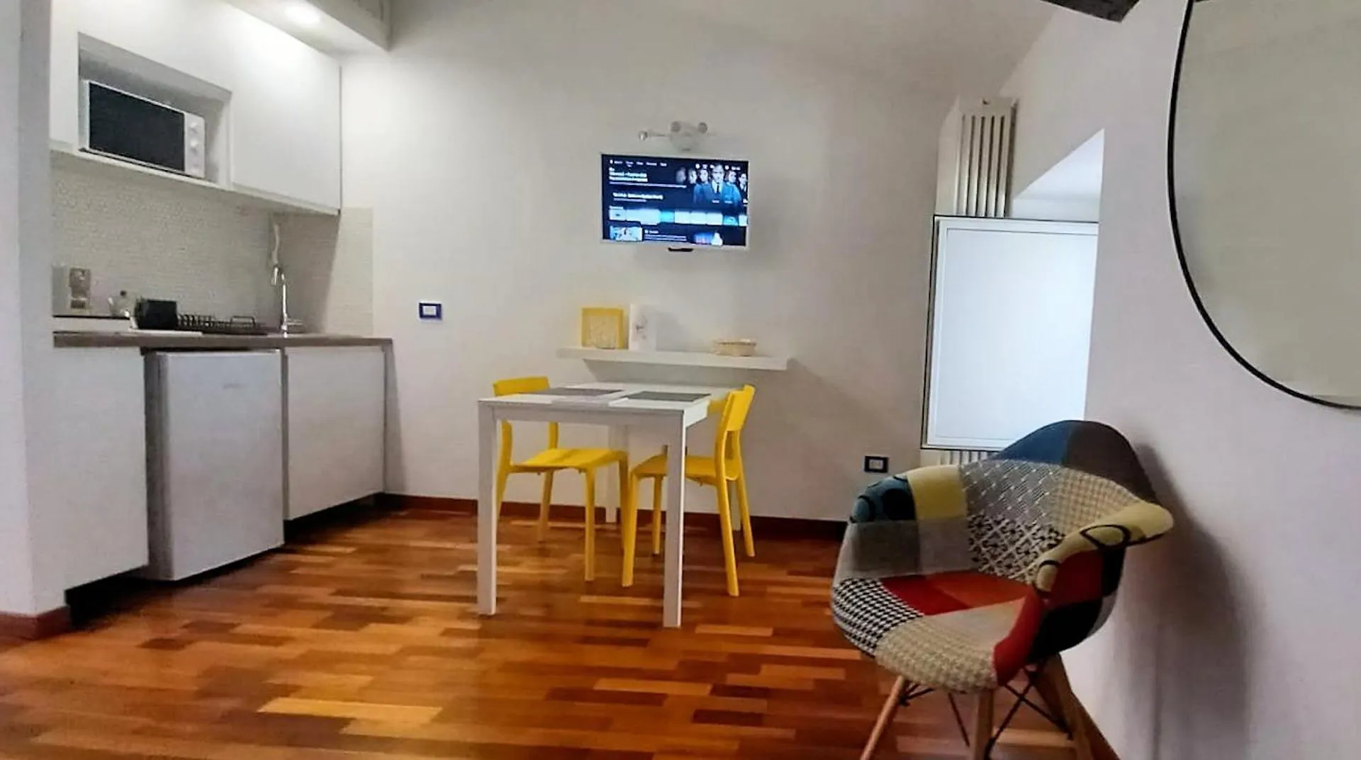 Casetta Correra Relax Con Terrazzo E Confortevole Smart Working Nel Centro Di Napoli Naples