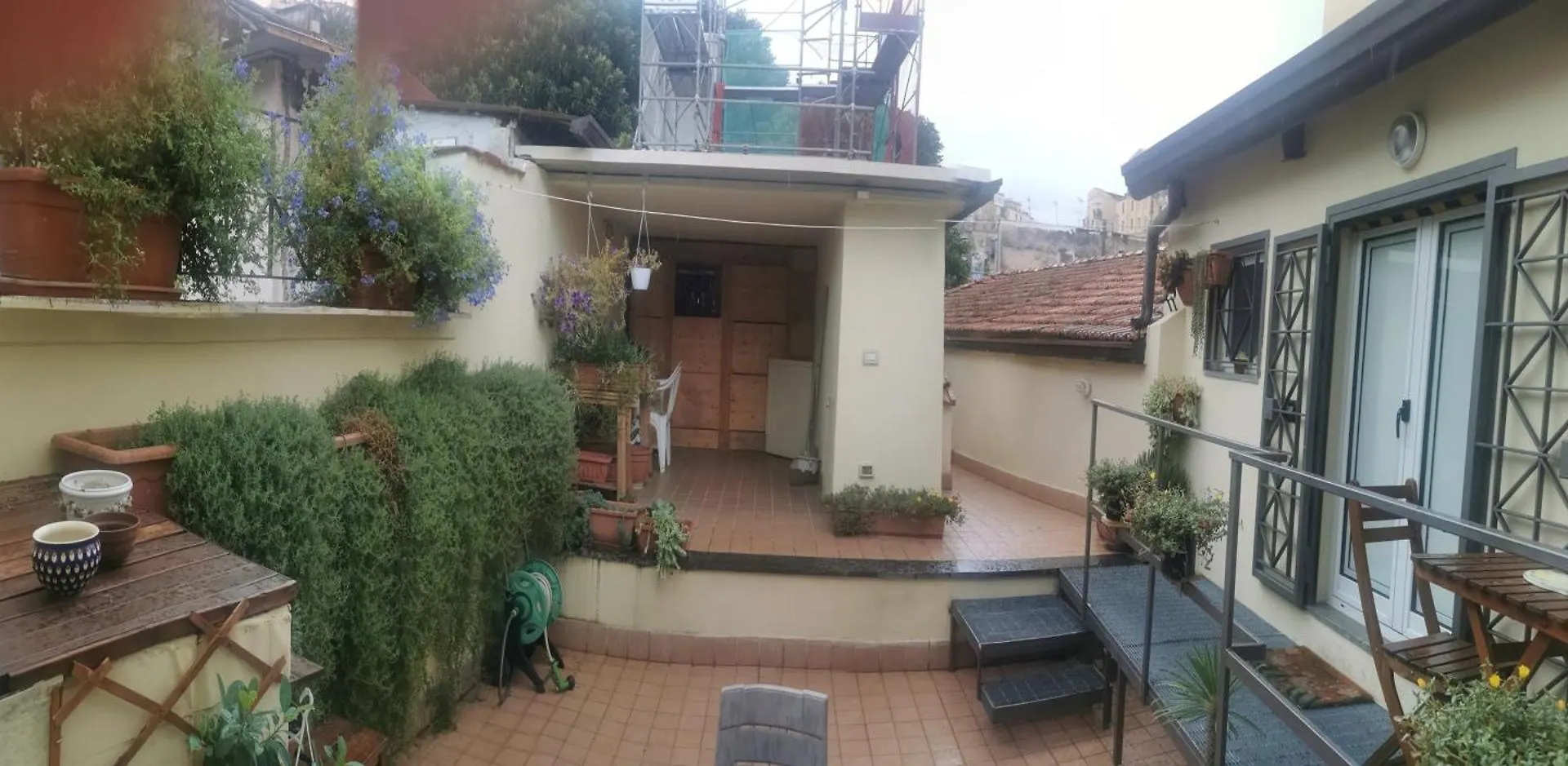 Apartment Casetta Correra Relax Con Terrazzo E Confortevole Smart Working Nel Centro Di Napoli