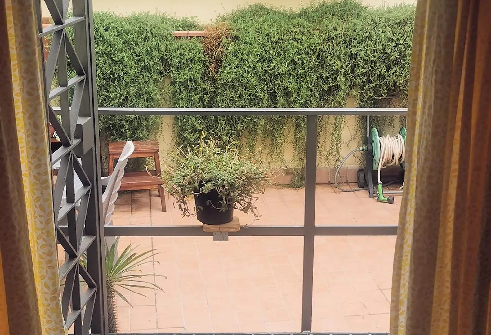 Casetta Correra Relax Con Terrazzo E Confortevole Smart Working Nel Centro Di Napoli 0*, Naples Italy