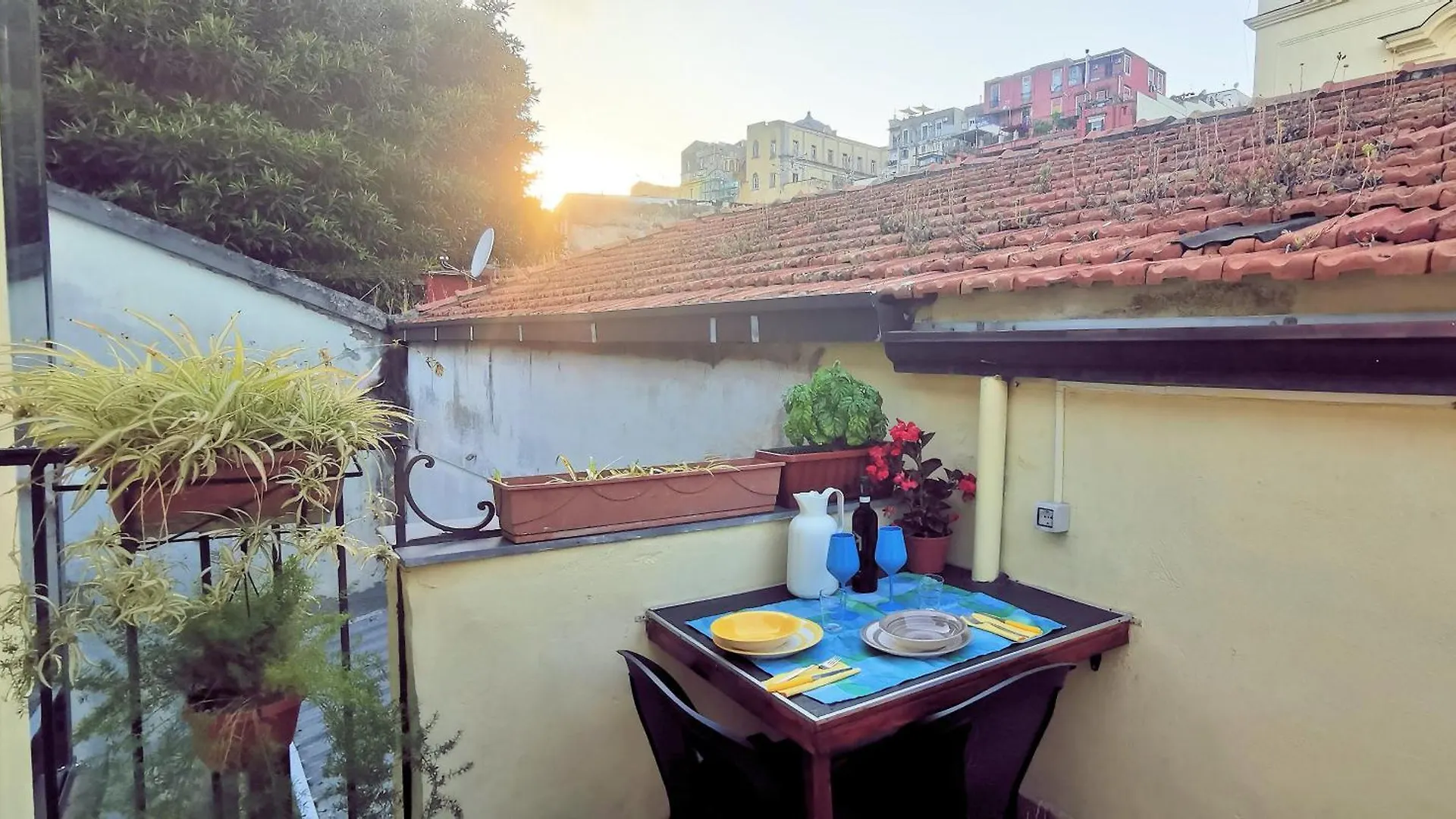 Apartment Casetta Correra Relax Con Terrazzo E Confortevole Smart Working Nel Centro Di Napoli Italy