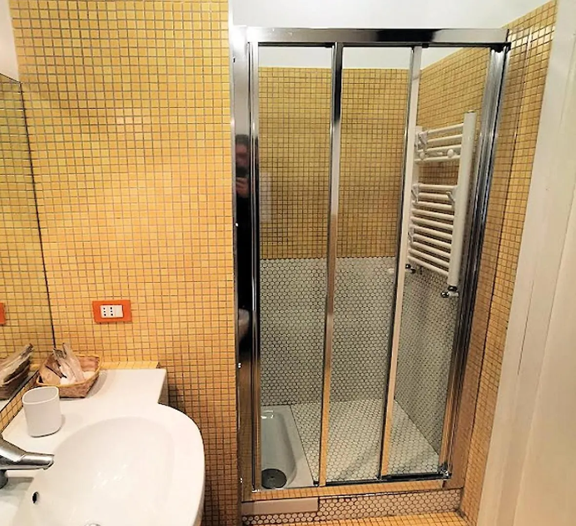 Casetta Correra Relax Con Terrazzo E Confortevole Smart Working Nel Centro Di Napoli 0*, Neapel Italien