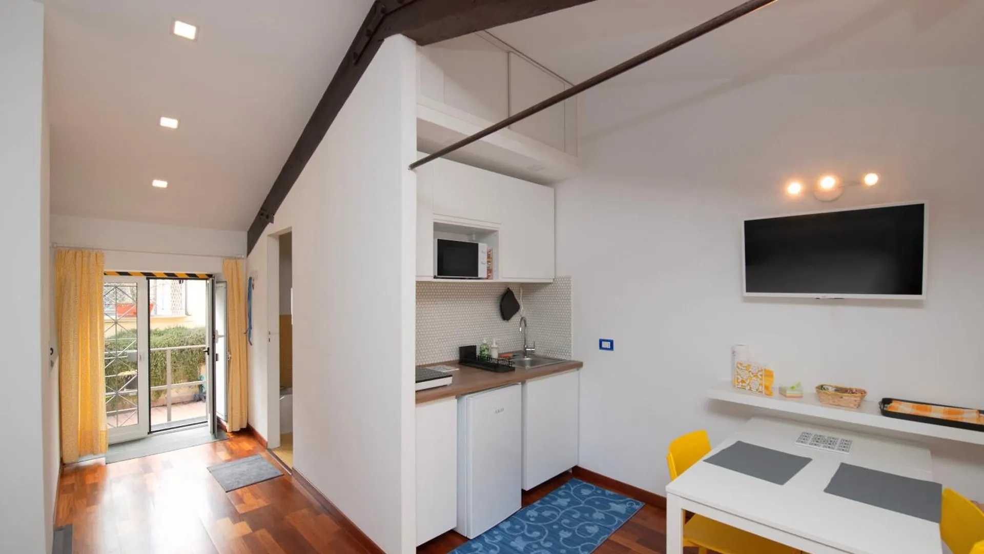 Casetta Correra Relax Con Terrazzo E Confortevole Smart Working Nel Centro Di Napoli Apartment Naples
