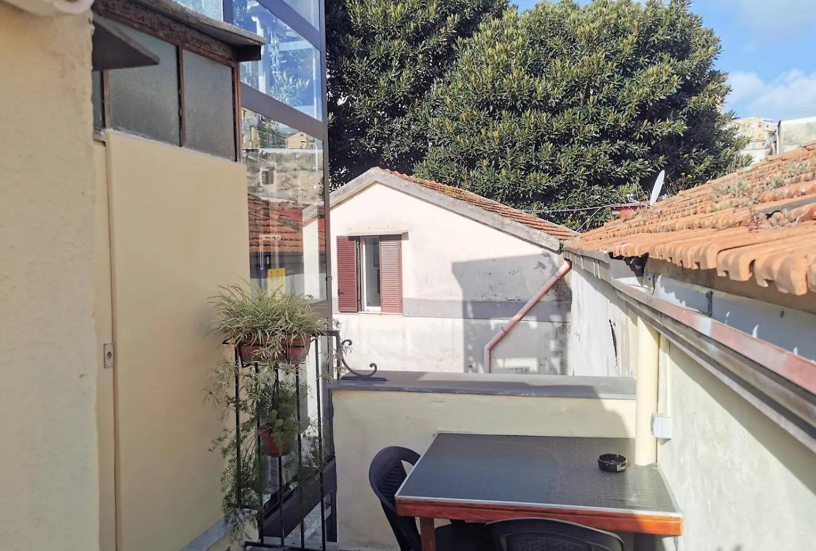 Apartment Casetta Correra Relax Con Terrazzo E Confortevole Smart Working Nel Centro Di Napoli